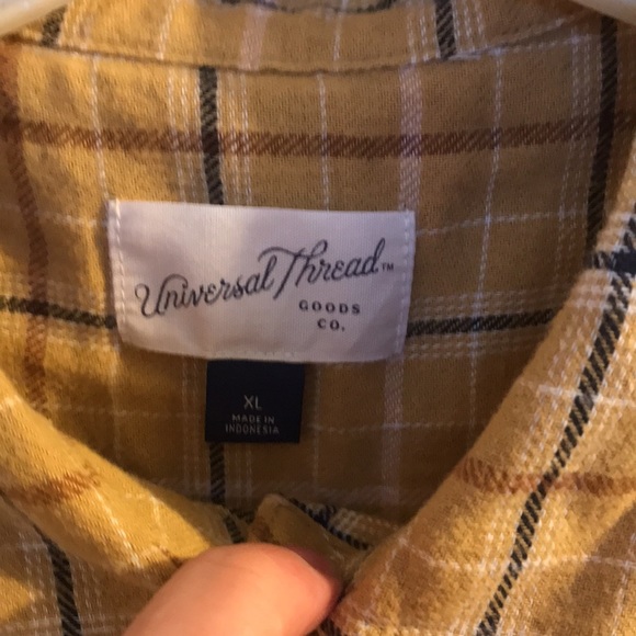 2 UNIVERSAL THREADS long sleeve flannel shirts - Picture 8 of 12